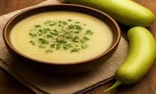 Lauki Soup Recipe: लौकी को बनाएं लाजवाब, आसानी से बनाएं ये सूप Lauki Soup Recipe: लौकी को बनाएं लाजवाब, आसानी से बनाएं ये सूप