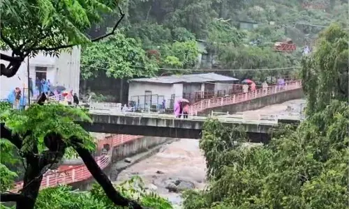 Jammu-Kashmir: मां वैष्णो देवी में भूस्खलन के दौरान 1 पर्यटक की मौत, 6 घायल