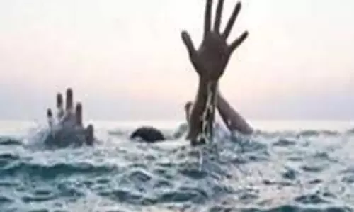 Bihar: स्कूल से नहाने भागे चार बच्चे डूबे,तलाशी अभियान जारी Bihar: स्कूल से नहाने भागे चार बच्चे डूबे,तलाशी अभियान जारी