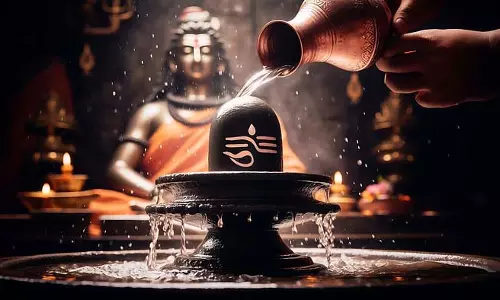 Sawan Shivratri 2025: जानिए कब है सावन शिवरात्रि पूजा का समय, जलाभिषेक मुहूर्त और व्रत विधि Sawan Shivratri 2025: जानिए कब है सावन शिवरात्रि पूजा का समय, जलाभिषेक मुहूर्त और व्रत विधि