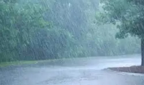 Uttarakhand: भारी बारिश का ऑरेंज अलर्ट, बंद रहेंगे स्कूल Uttarakhand: भारी बारिश का ऑरेंज अलर्ट, बंद रहेंगे स्कूल