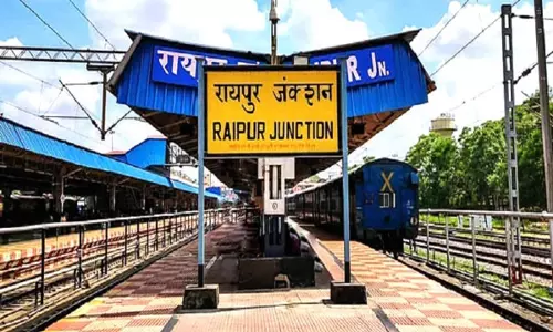 रायपुर रेल्वे स्टेशन में एक नये एक्सेलेटर और लिफ्ट लगाने की मांग की रायपुर रेल्वे स्टेशन में एक नये एक्सेलेटर और लिफ्ट लगाने की मांग की