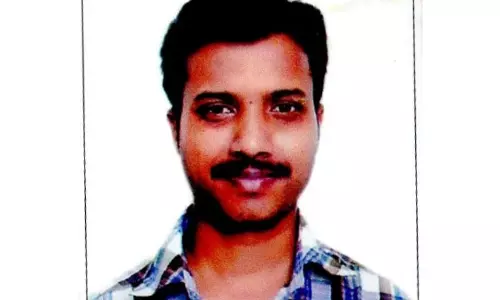 शिक्षक ने बिना इस्तीफे के लड़ा था लोकसभा चुनाव, चुनाव आयोग से शिकायत