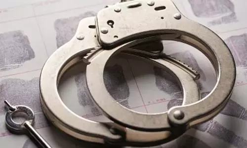 Tamil Nadu: मनीमा में महिला प्रशासक पर हमला करने के आरोप में ऑटो चालक गिरफ्तार Tamil Nadu: मनीमा में महिला प्रशासक पर हमला करने के आरोप में ऑटो चालक गिरफ्तार
