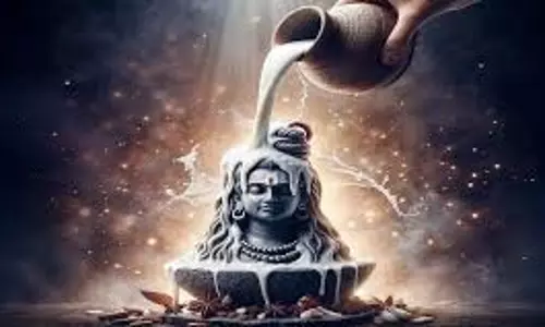Sawan Shivratri: जानिए सावन शिवरात्रि के दिन किस चीज़ से शिव का अभिषेक करना होगा लाभकारी Sawan Shivratri: जानिए सावन शिवरात्रि के दिन किस चीज़ से शिव का अभिषेक करना होगा लाभकारी