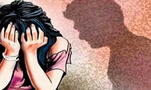 BC छात्रावास में छात्राओं से दुर्व्यवहार का आरोप, कांग्रेस नेता घेरे में BC छात्रावास में छात्राओं से दुर्व्यवहार का आरोप, कांग्रेस नेता घेरे में