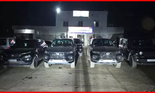 गाड़ियां जब्त, हाईकोर्ट ने पुलिस की लगाई थी क्लास