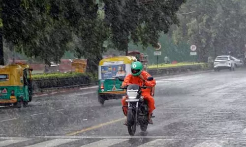 दिल्ली-एनसीआर में तेज बारिश से मौसम हुआ सुहावना, आईएमडी का अगले छह दिनों के लिए अलर्ट दिल्ली-एनसीआर में तेज बारिश से मौसम हुआ सुहावना, आईएमडी का अगले छह दिनों के लिए अलर्ट