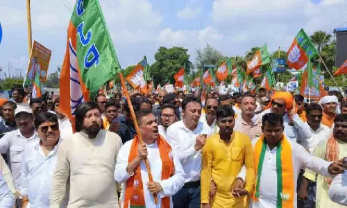 शुभेंदु अधिकारी ने Mamata Banerjee और उनकी पार्टी के खिलाफ घुसपैठिया कार्ड खेला