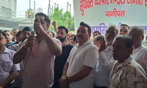 व्यापारियों ने पानीपत नगर निगम के अतिक्रमण विरोधी अभियान का विरोध किया