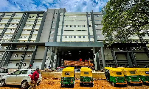 बच्चों के इलाज के लिए हाई-टेक इमारत, अस्थि मज्जा प्रत्यारोपण इकाई