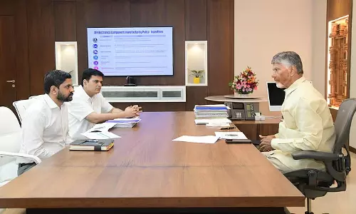 रायलसीमा में इलेक्ट्रॉनिक्स इकाइयों को बढ़ावा दें: Andhra CM
