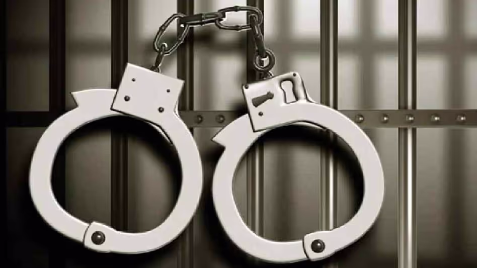 Assam : 50 लाख रुपये की अवैध शराब फैक्ट्री का भंडाफोड़, चिरांग आबकारी अधिकारी निलंबित