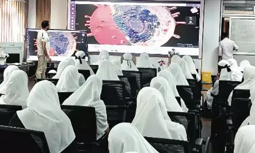 बारामूला के छात्रों को SKUAST-K में आधुनिक कृषि की झलक मिली बारामूला के छात्रों को SKUAST-K में आधुनिक कृषि की झलक मिली