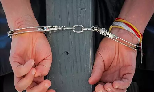 Telangana में कांग्रेस नेता की हत्या के मामले में पांच गिरफ्तार, दो फरार Telangana में कांग्रेस नेता की हत्या के मामले में पांच गिरफ्तार, दो फरार