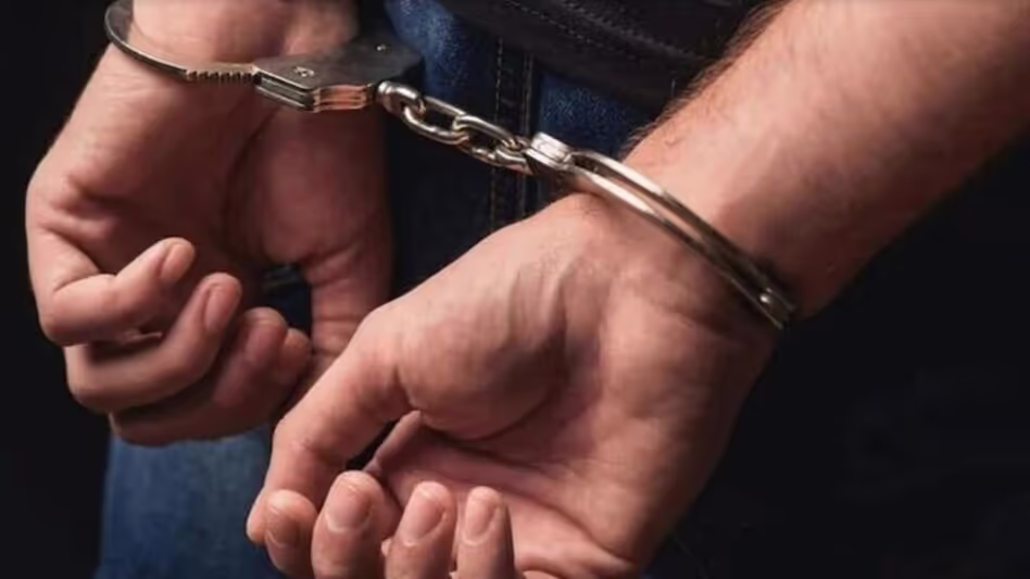 पत्नी की हत्या के आरोपी रेलवे अधिकारी को गुवाहाटी में गिरफ्तार किया गया पत्नी की हत्या के आरोपी रेलवे अधिकारी को गुवाहाटी में गिरफ्तार किया गया
