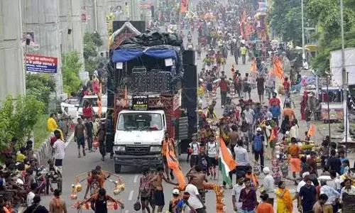 Delhi : कांवड़ यात्रा, प्रमुख मार्गों पर यातायात प्रतिबंध Delhi : कांवड़ यात्रा, प्रमुख मार्गों पर यातायात प्रतिबंध