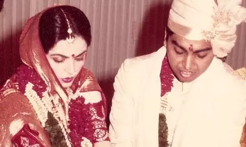 नीता-मुकेश अंबानी की शादी की अनदेखी तस्वीरें वायरल नीता-मुकेश अंबानी की शादी की अनदेखी तस्वीरें वायरल