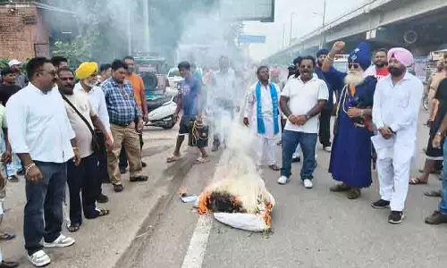 अमृतसर AAP विधायक द्वारा अपवित्रीकरण पर विरोध प्रदर्शन