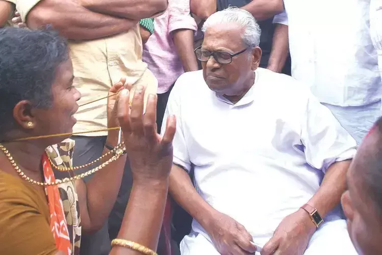 Kerala :  जब वी.एस. ऐतिहासिक ‘पेम्बिलाई ओरुमाई’ संघर्ष के पीछे अडिग महिलाओं के साथ खड़ा था