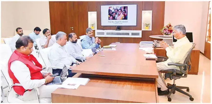 मुफ्त बस यात्रा शुरू होने से पहले महिलाओं के लिए शून्य किराया टिकट जारी करें: CM