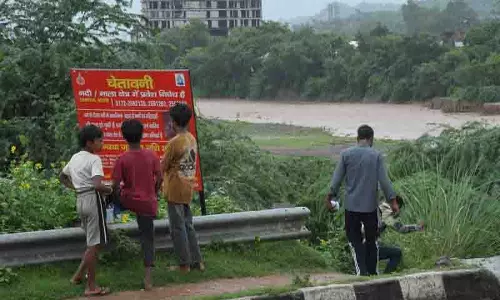 Panchkula: चेतावनी के बावजूद बच्चे उफनती घग्गर नदी के पास गए, 2 हजार रुपये का जुर्माना