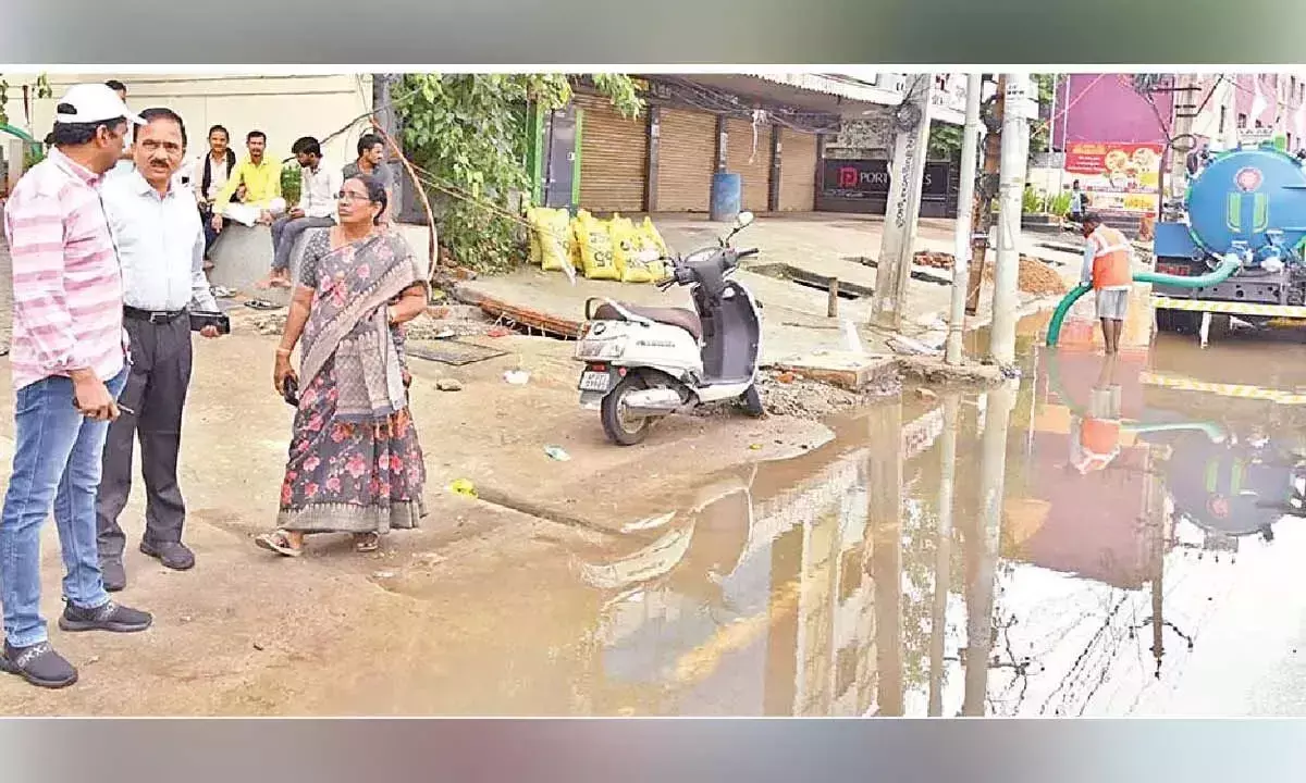 Andhra: अधिकारियों से कुशल जल निकासी व्यवस्था पर ध्यान केंद्रित करने को कहा गया
