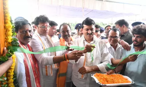 Ponguleti: मुख्यमंत्री का 1 करोड़ महिला करोड़पति बनाने का लक्ष्य Ponguleti: मुख्यमंत्री का 1 करोड़ महिला करोड़पति बनाने का लक्ष्य