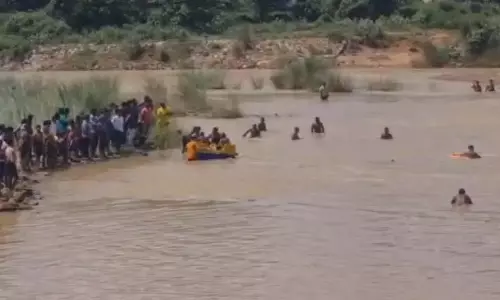 Odisha : नदी सफाई में जुटा कर्मचारी रमियाल में लापता