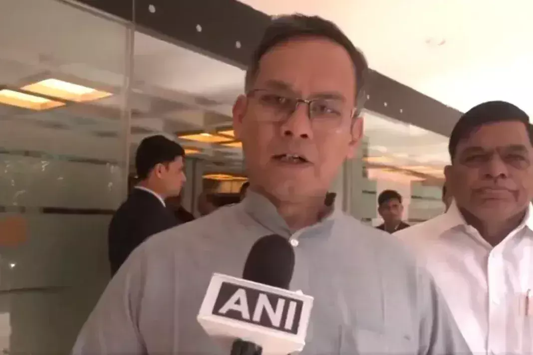 कांग्रेस नेता गोगोई ने धनखड़ के इस्तीफे को लेकर केंद्र को घेरा