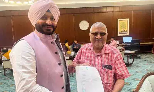 MP Dr. Dharamvir Gandhi ने पटियाला से होकर अधिक ट्रेनों के मार्ग परिवर्तन की मांग की MP Dr. Dharamvir Gandhi ने पटियाला से होकर अधिक ट्रेनों के मार्ग परिवर्तन की मांग की