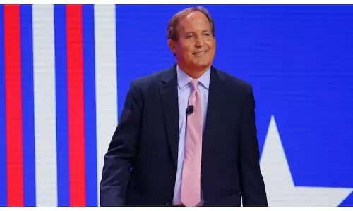 Ken Paxton का तलाक टेक्सास सीनेट की दौड़ को कैसे नया रूप दे रहा