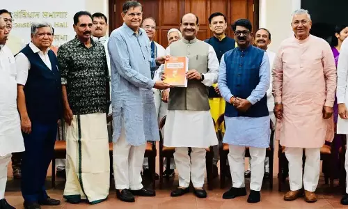 आयकर विधेयक 2025 पर प्रवर समिति की रिपोर्ट लोकसभा में पेश