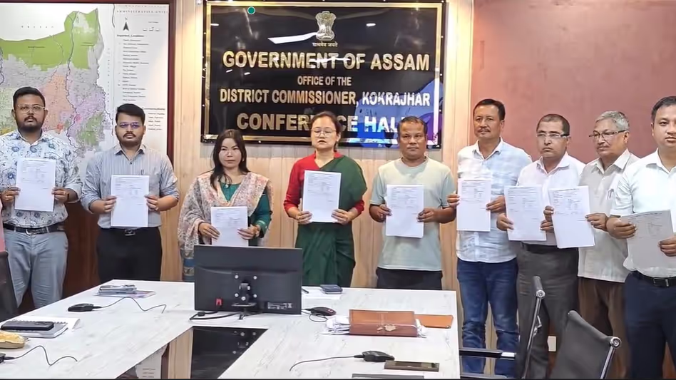 Assam : फोटोयुक्त मतदाता सूची का मसौदा प्रकाशित, 81 नए गांव शामिल Assam : फोटोयुक्त मतदाता सूची का मसौदा प्रकाशित, 81 नए गांव शामिल
