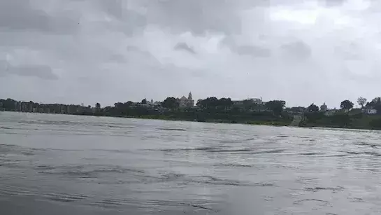 Maihar: टापू बना गोरइया गांव, आवागमन ठप, लोग बेहाल Maihar: टापू बना गोरइया गांव, आवागमन ठप, लोग बेहाल