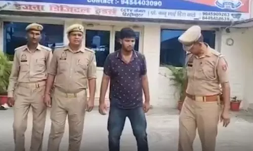 थाने में रील बनाकर वायरल करना पड़ा भारी, हुआ ये हाल थाने में रील बनाकर वायरल करना पड़ा भारी, हुआ ये हाल