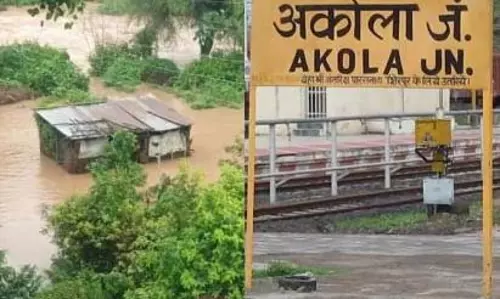 बेटा और पिता बाढ़ में बह गए