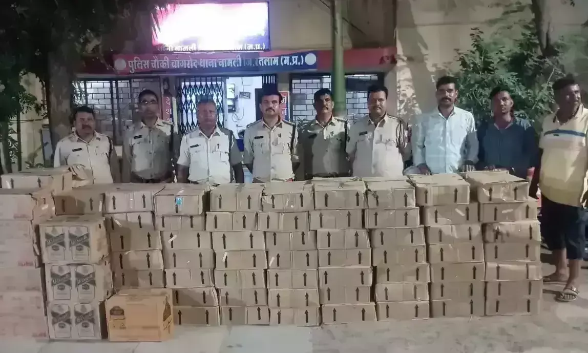 Ratlam: खंडहर घर बना अवैध शराब का अड्डा, 6 लाख की विदेशी शराब जब्त