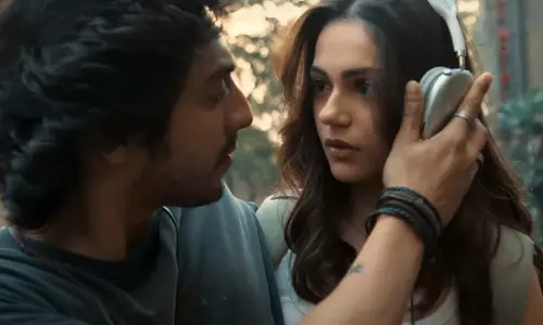 अहान-अनीत की जोड़ी बरकरार, दिन 5 की कमाई में उछाल तय अहान-अनीत की जोड़ी बरकरार, दिन 5 की कमाई में उछाल तय