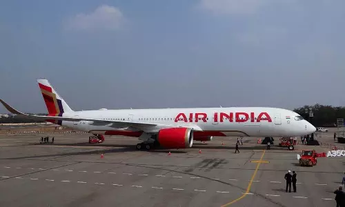 BIG BREAKING: दिल्ली एयरपोर्ट पर एअर इंडिया की फ्लाइट में आग, सभी यात्री सुरक्षित उतरे BIG BREAKING: दिल्ली एयरपोर्ट पर एअर इंडिया की फ्लाइट में आग, सभी यात्री सुरक्षित उतरे