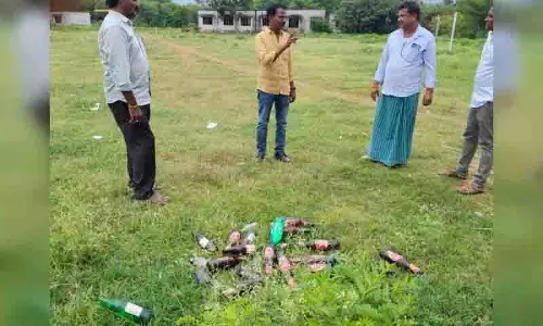 खम्मम में ZPHS बजुमलाईगुडेम शराबियों के लिए रैन बसेरा में बदल गया