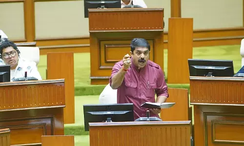Vijay Sardesai ने डाक भर्ती घोटाले में 3.5 लाख रिश्वत का आरोप लगाया