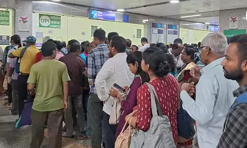 रैली में शामिल भीड़ गंगा ताल मेट्रो में कूद पड़ी