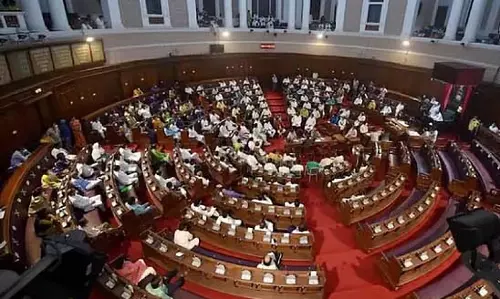 क्या विधानसभा में केंद्रीय और राज्य बलों के लिए नियम समान हैं?