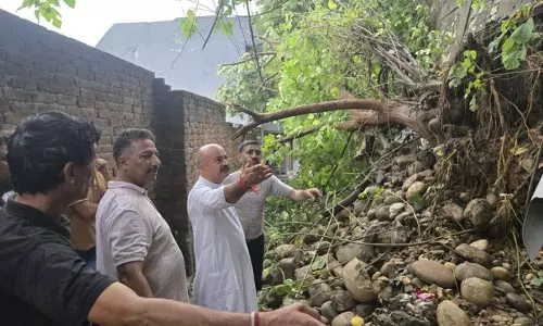 Jammu: युद्धवीर ने पीर खो में भूस्खलन प्रभावित क्षेत्र का दौरा किया Jammu: युद्धवीर ने पीर खो में भूस्खलन प्रभावित क्षेत्र का दौरा किया
