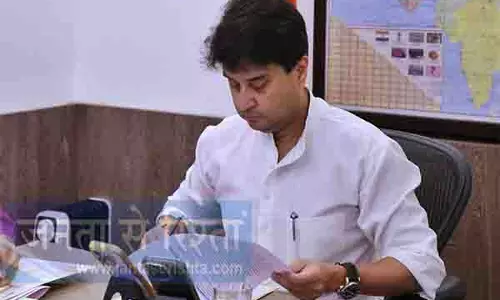 Jyotiraditya Scindia ने हथकरघा और हस्तशिल्प क्षेत्र पर केंद्रित बैठक में लिया हिस्सा