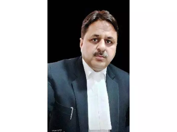 ASJ कुलगाम परवेज इकबाल ने एसिड अटैक के मामले में दो लोगों को दोषी ठहराया ASJ कुलगाम परवेज इकबाल ने एसिड अटैक के मामले में दो लोगों को दोषी ठहराया