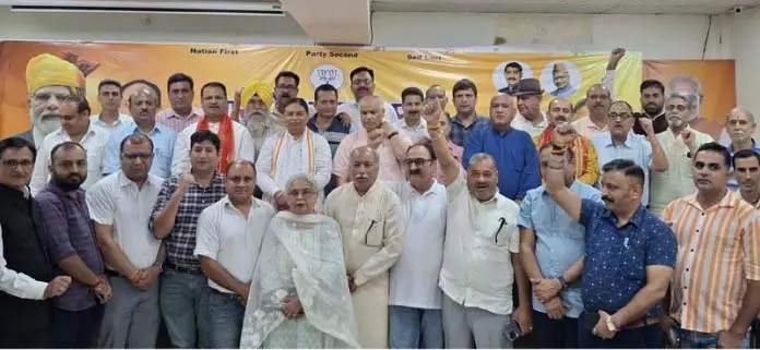 Sat Sharma ने भाजपा प्रकोष्ठों से जम्मू-कश्मीर में पहुंच बढ़ाने को कहा Sat Sharma ने भाजपा प्रकोष्ठों से जम्मू-कश्मीर में पहुंच बढ़ाने को कहा