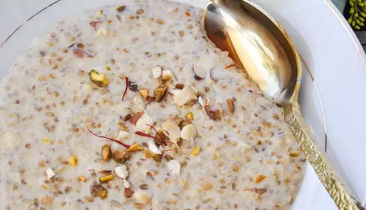 Oats Kheer: इस पौष्टिक मीठी डिश के स्वाद में खो जाएंगे आप, खास मौकों पर बना सकते हैं Oats Kheer: इस पौष्टिक मीठी डिश के स्वाद में खो जाएंगे आप, खास मौकों पर बना सकते हैं