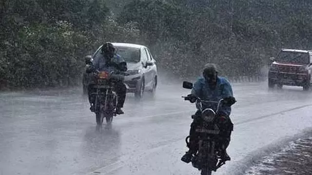 Tamil Nadu: कल 6 जिलों के लिए पीली चेतावनी Tamil Nadu: कल 6 जिलों के लिए पीली चेतावनी